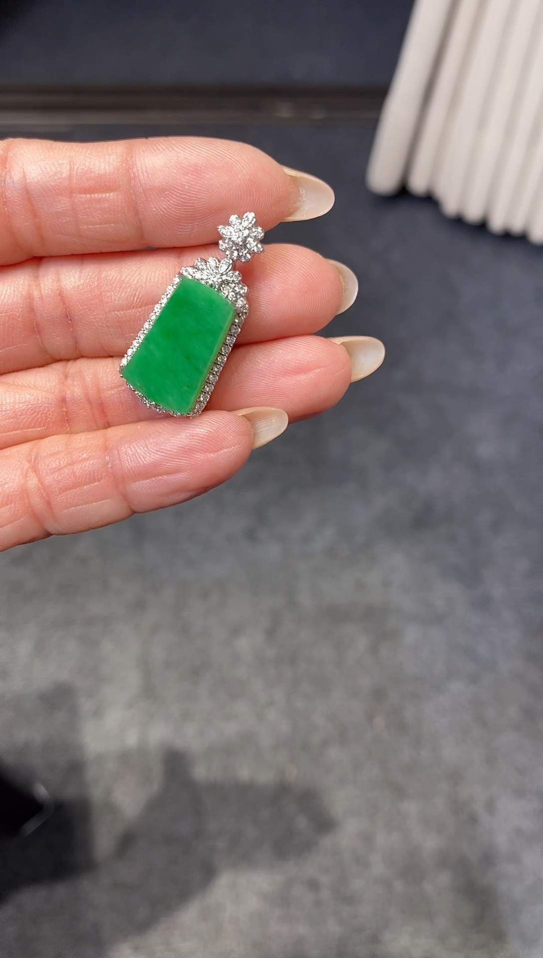 吊坠(不含链)18K金镶嵌翡翠无事牌