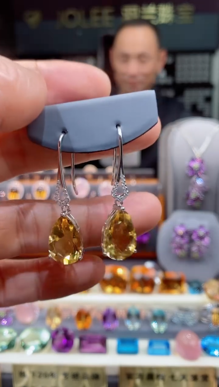 【闪购商品】黄晶耳钉银S925镶嵌黄晶耳钉
