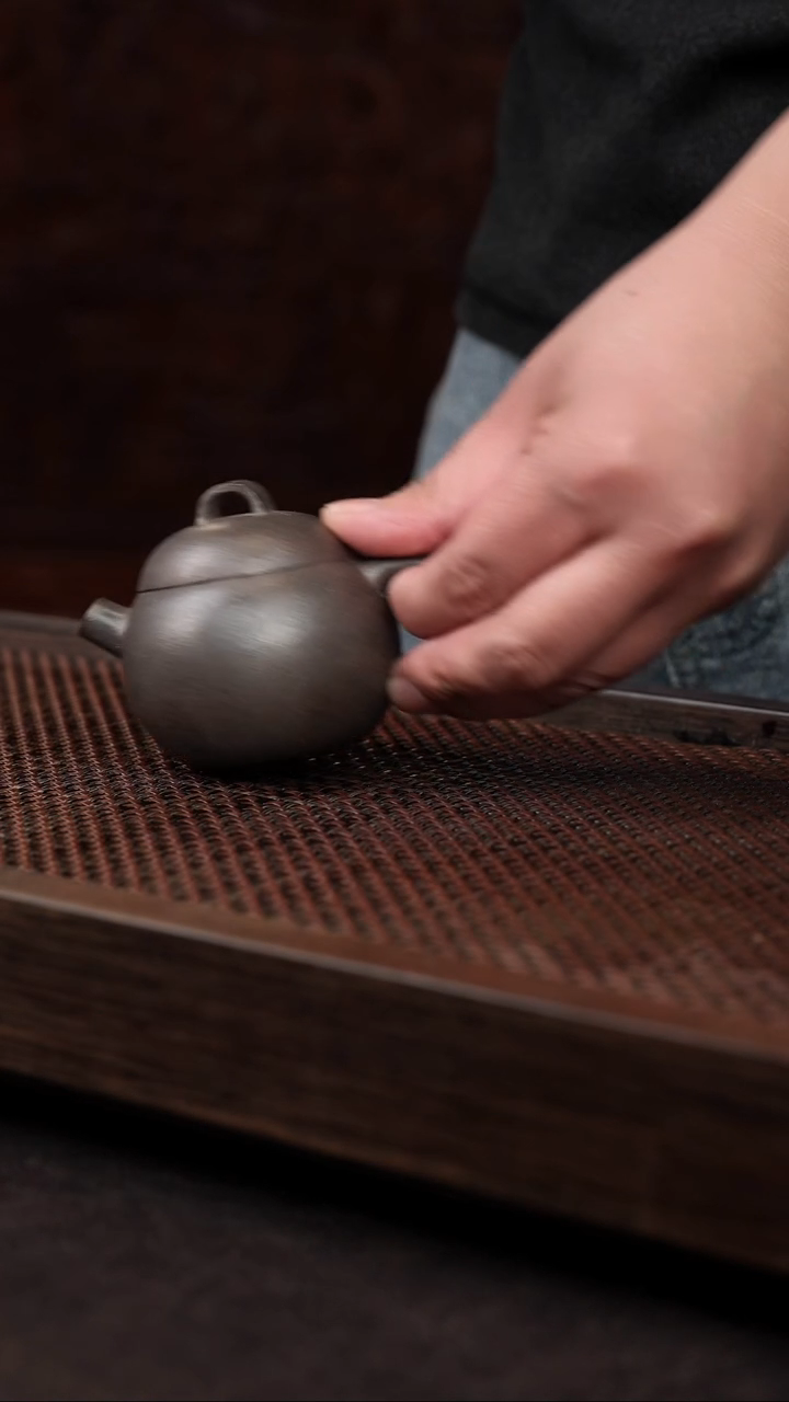 【闪购商品】紫砂茶壶岩中泥憨憨