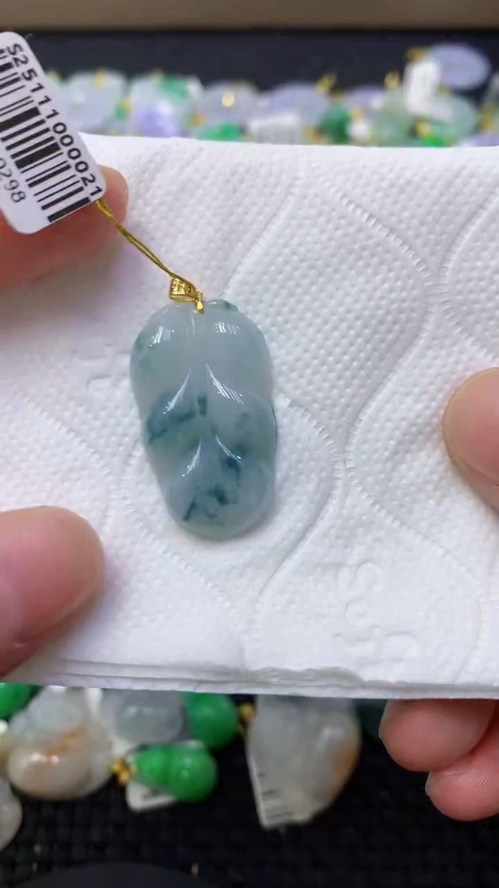 颈饰18K金镶嵌翡翠天然缅甸翡翠A货