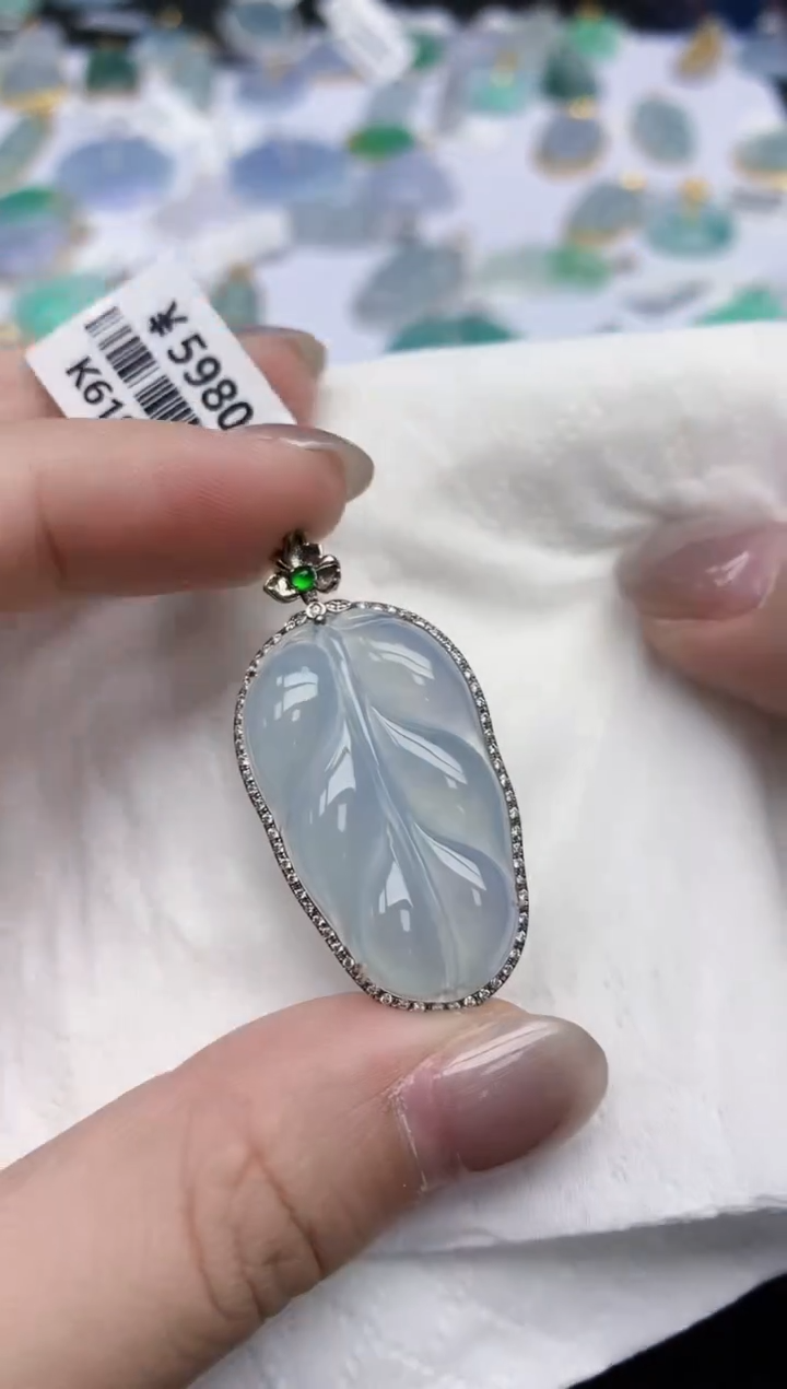 【闪购商品】翡翠颈饰18K金镶嵌天然翡翠A货