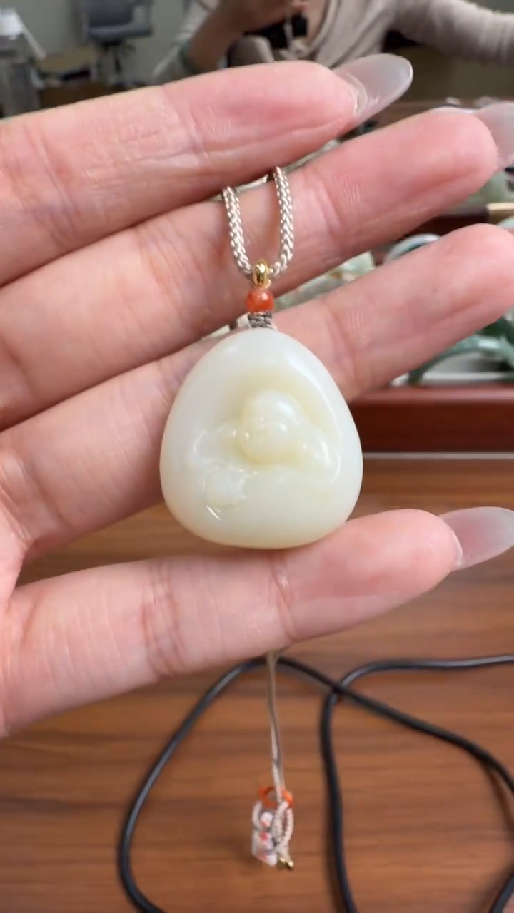 颈饰未镶嵌和田玉挂件