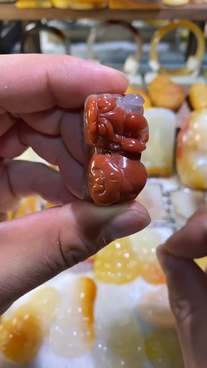 未镶嵌石英质玉（黄龙玉）吊坠(不含链)黄龙玉貔貅