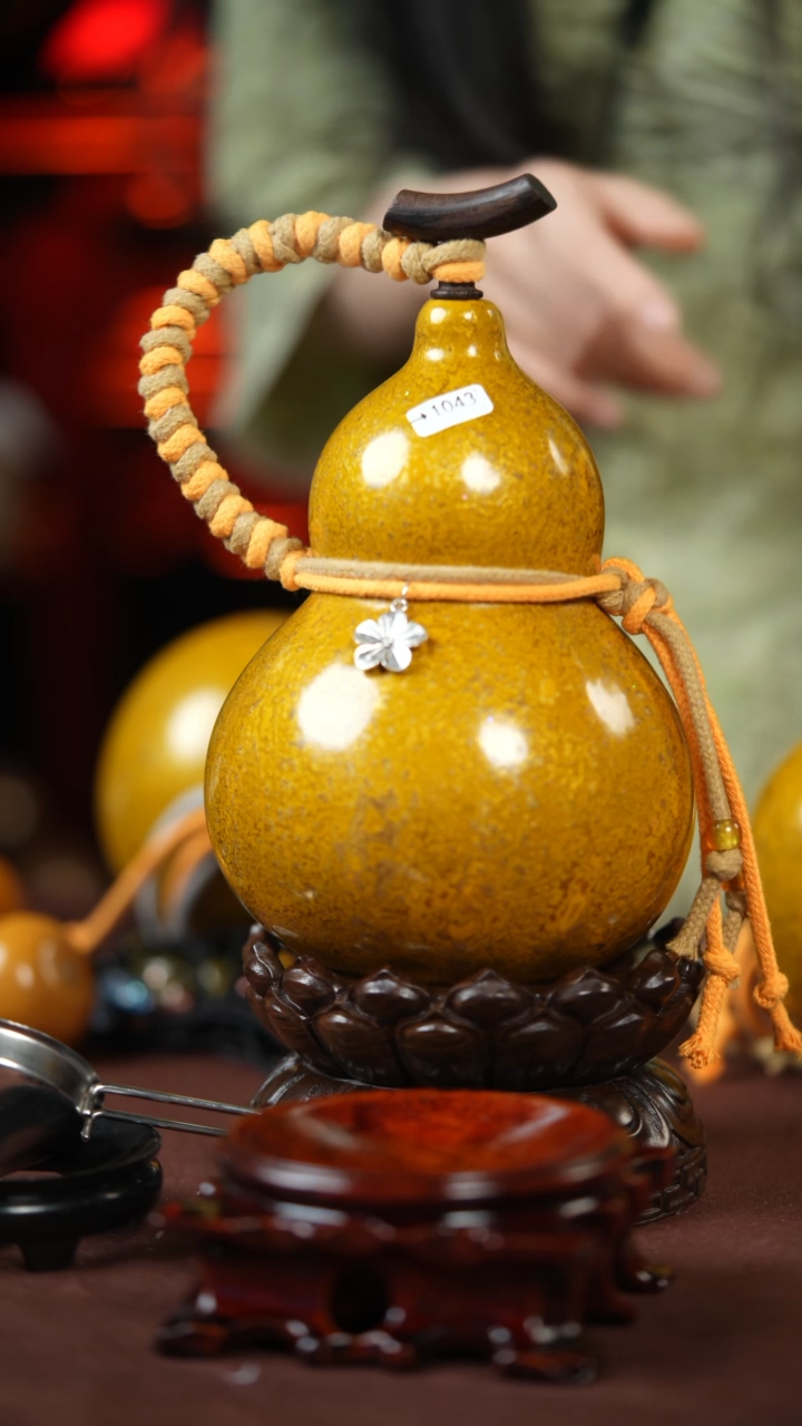 【闪购商品】1043号800ml左右的非遗漆器酒葫芦