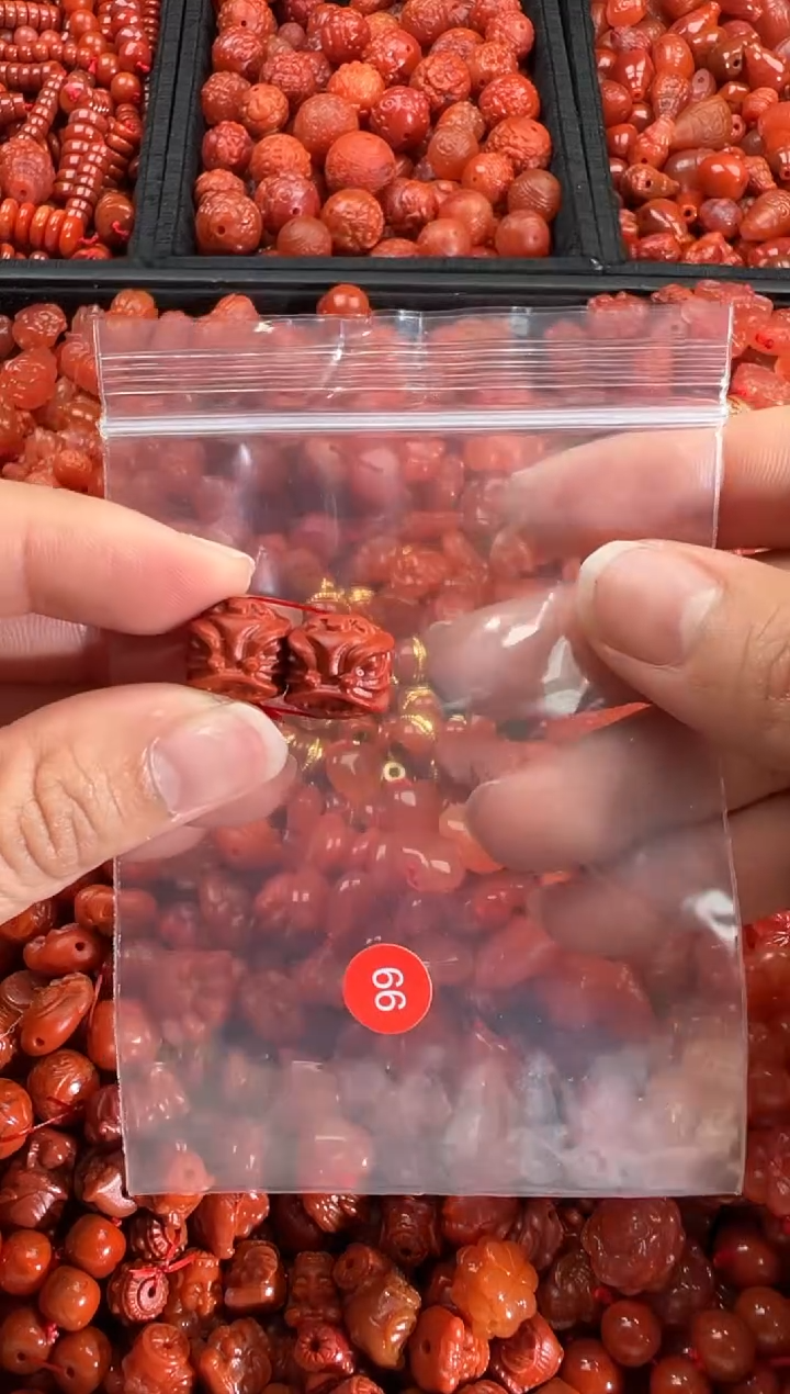 【闪购商品】南红玛瑙颈饰未镶嵌1