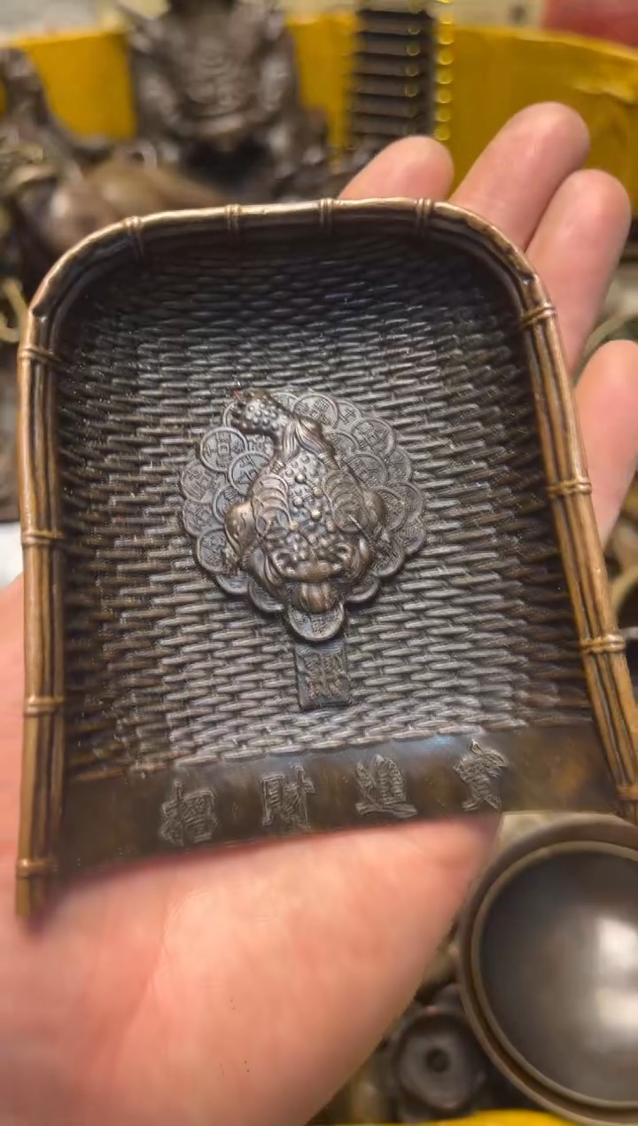 精美铜器，点击下单