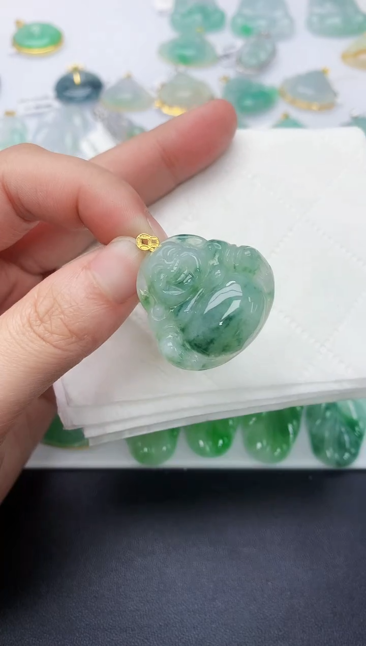 颈饰18K金镶嵌翡翠天然A货