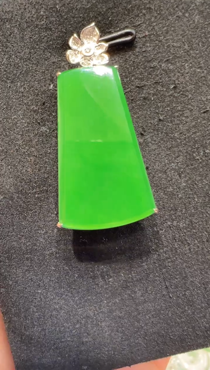吊坠(不含链)18K金镶嵌翡翠多样性团购发一件