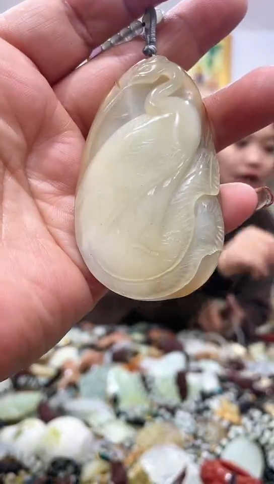 未镶嵌岫玉挂件 