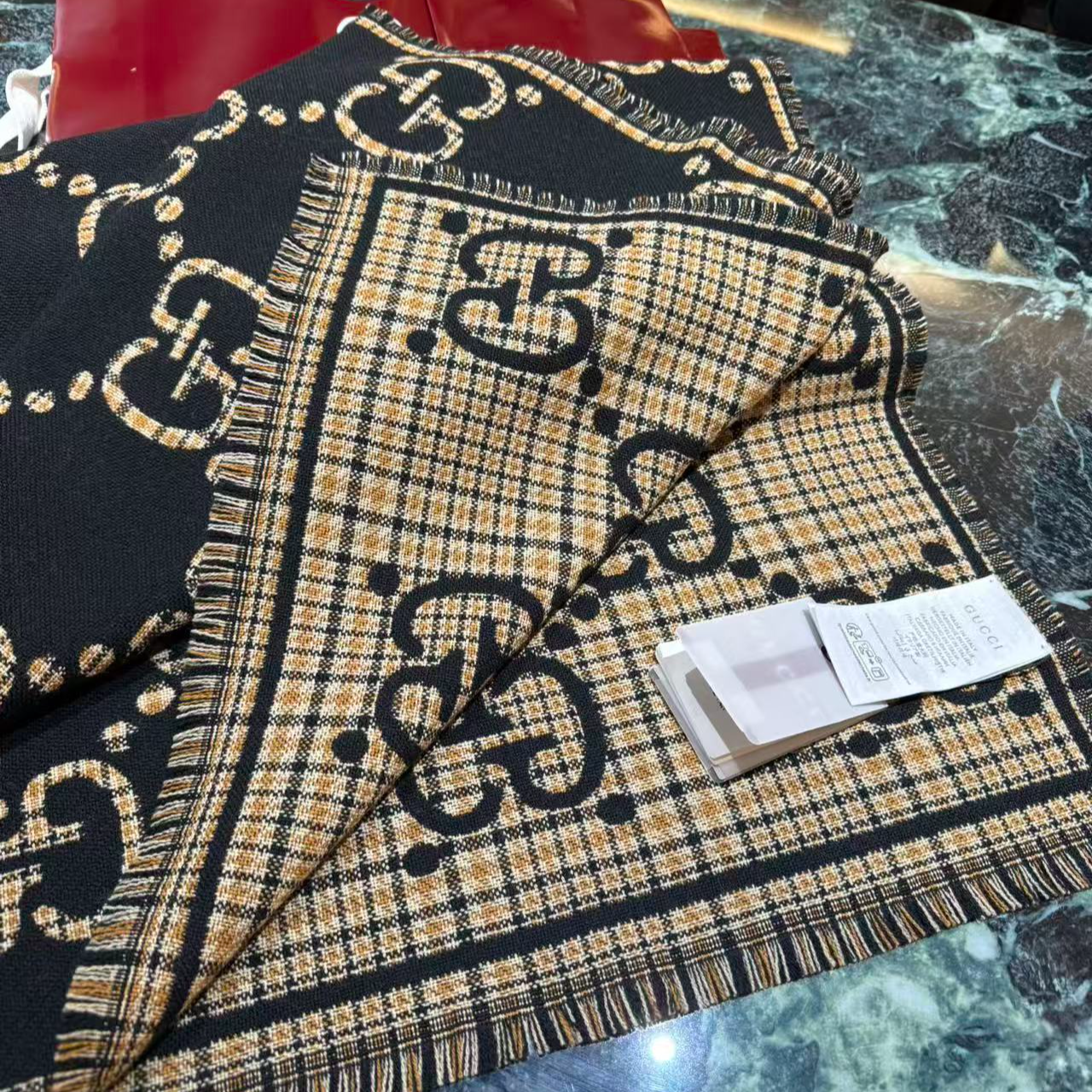 未使用 GUCCI/古驰 Gucci黑米色双G羊毛围巾