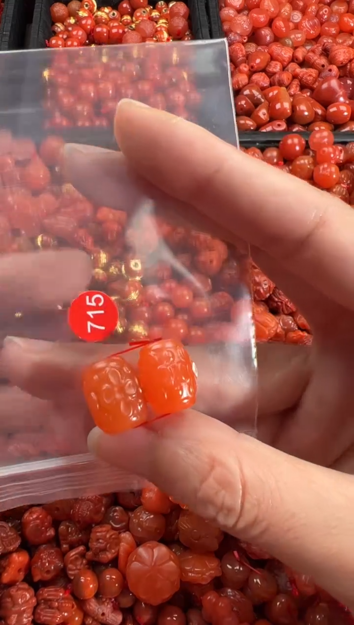 【闪购商品】南红玛瑙颈饰未镶嵌1