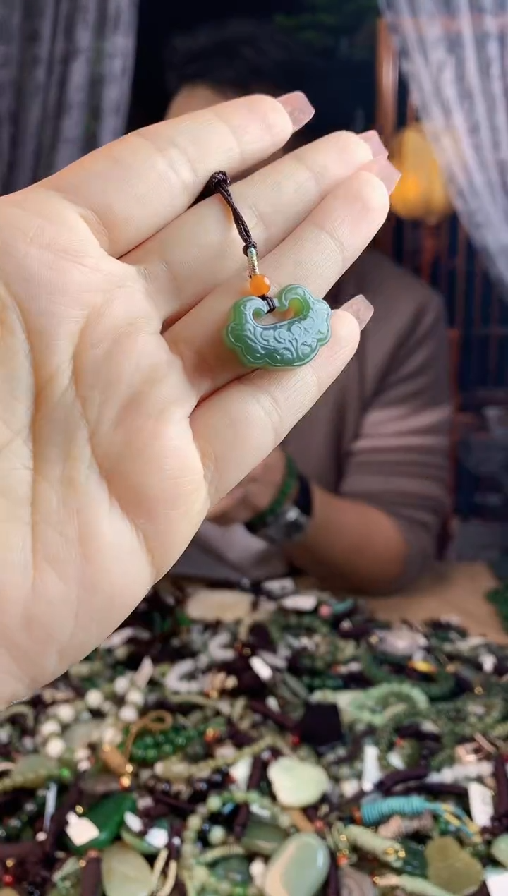 【闪购商品】和田玉挂件未镶嵌多样性发货拍一发一