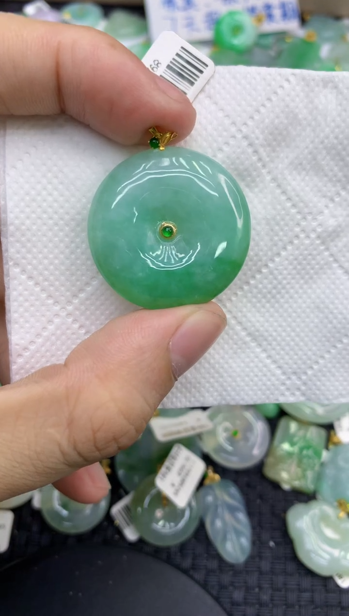 颈饰18K金镶嵌翡翠天然缅甸A货翡翠