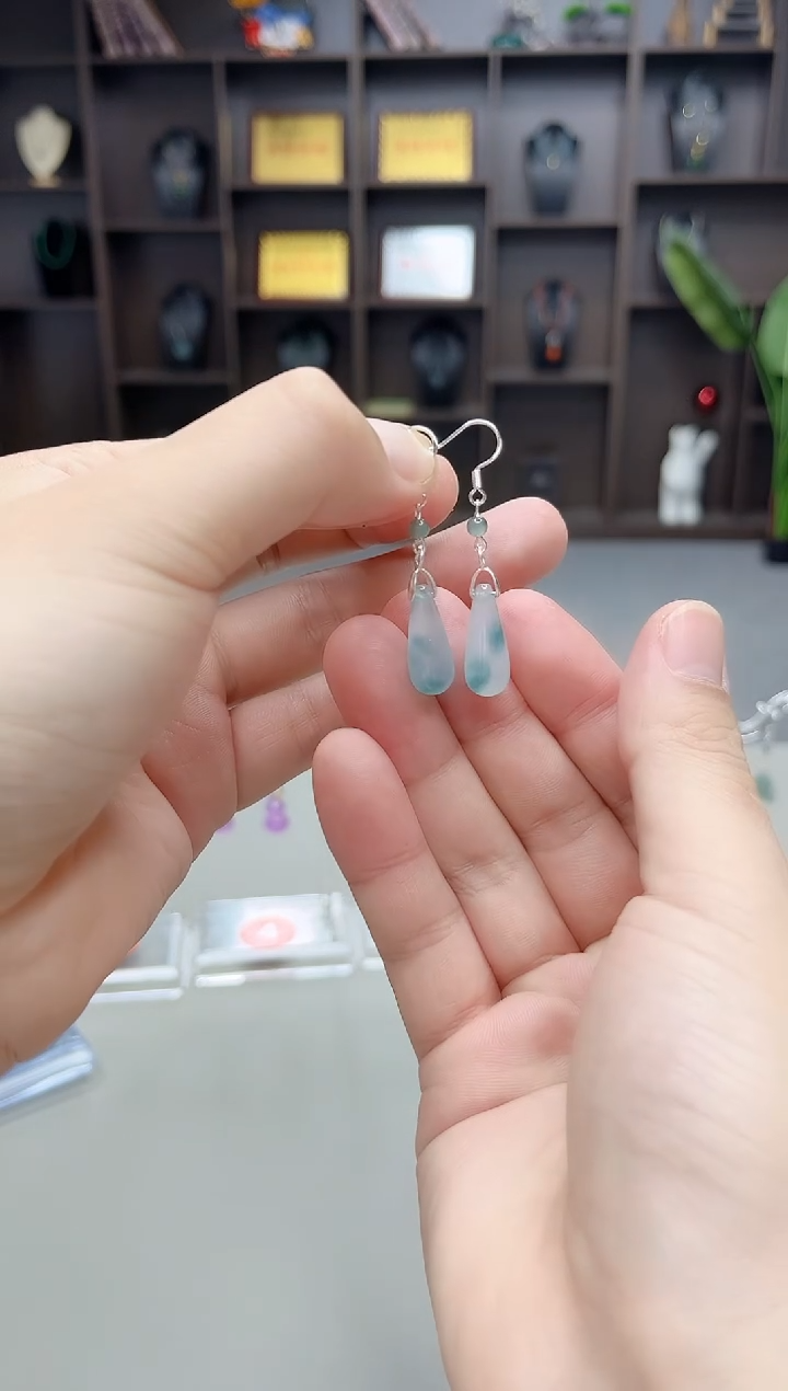 未镶嵌石英质玉（天山翠）耳饰S01