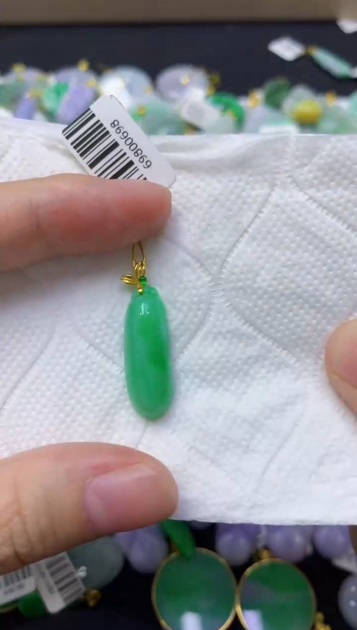 颈饰18K金镶嵌翡翠天然缅甸翡翠A货