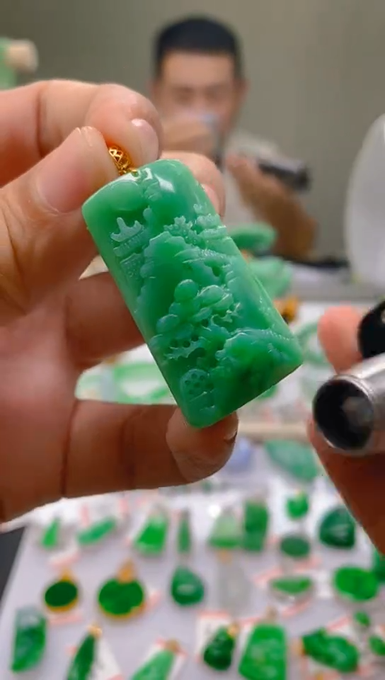 【闪购商品】翡翠颈饰18K金镶嵌 新号开播，全场乱卖