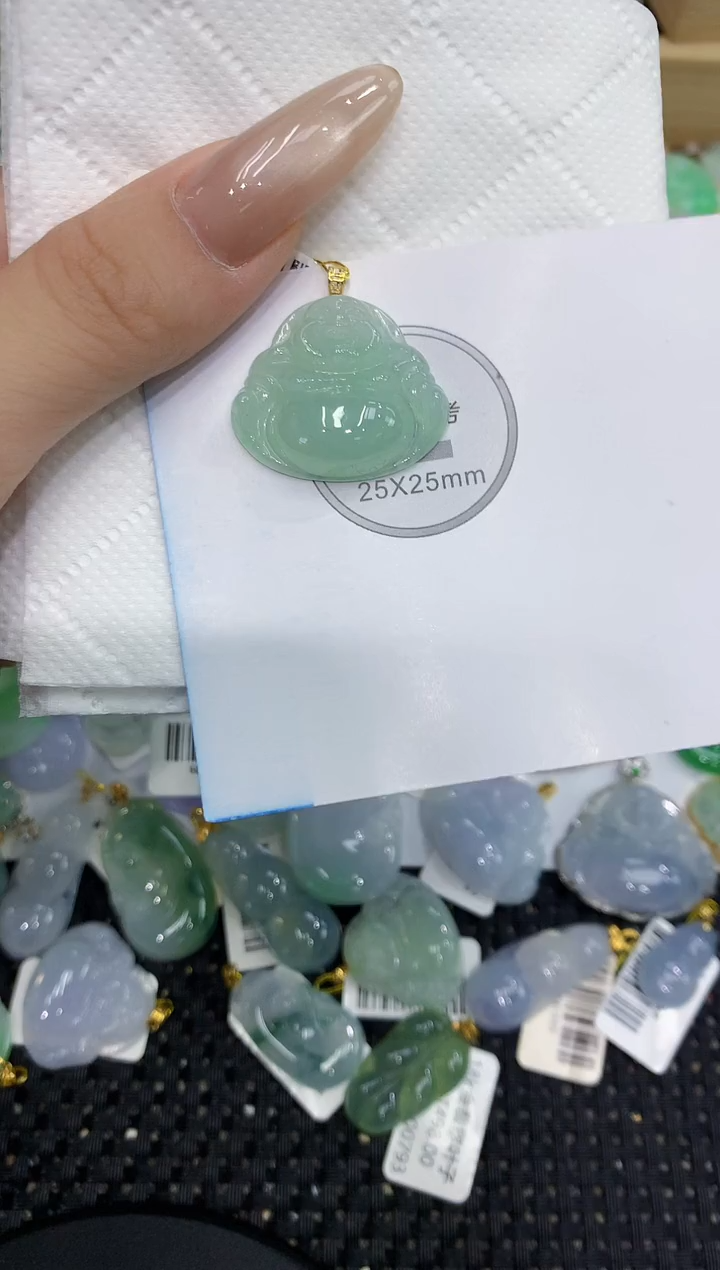 翡翠18K金镶嵌颈饰111111111111