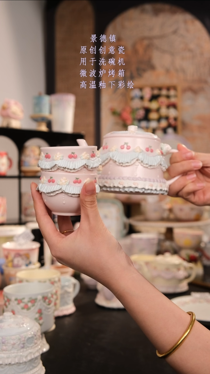 摆件景德镇手工手绘设计师款