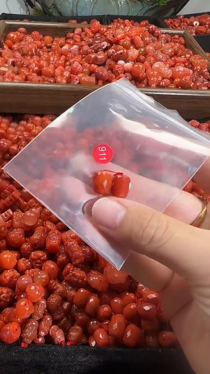 颈饰未镶嵌南红玛瑙1