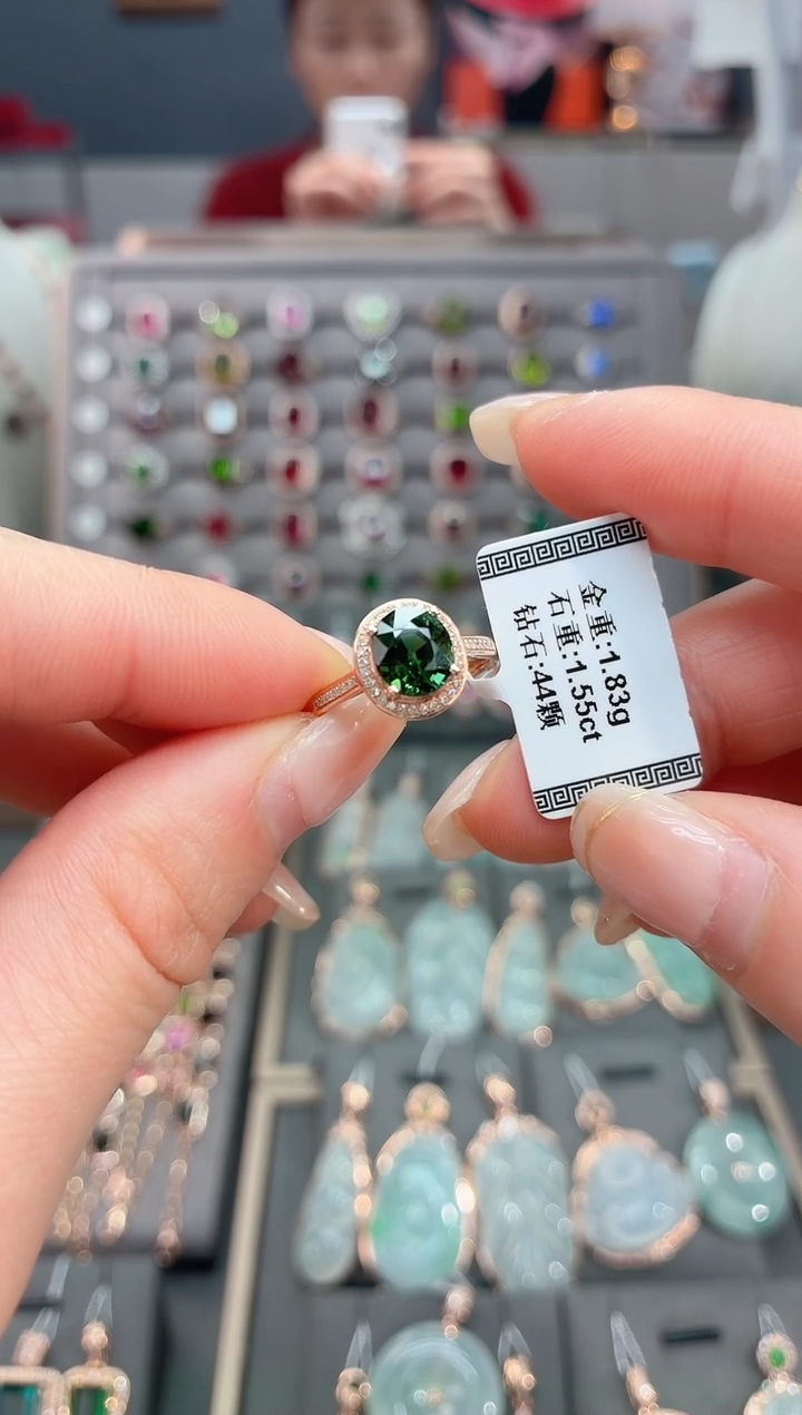 18K金镶嵌戒指碧玺1.55    