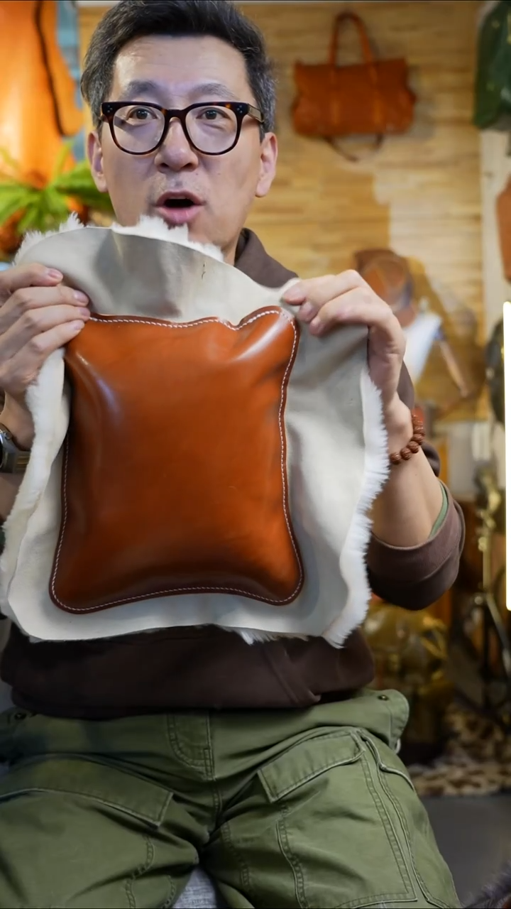 真皮配羊毛靠垫14号