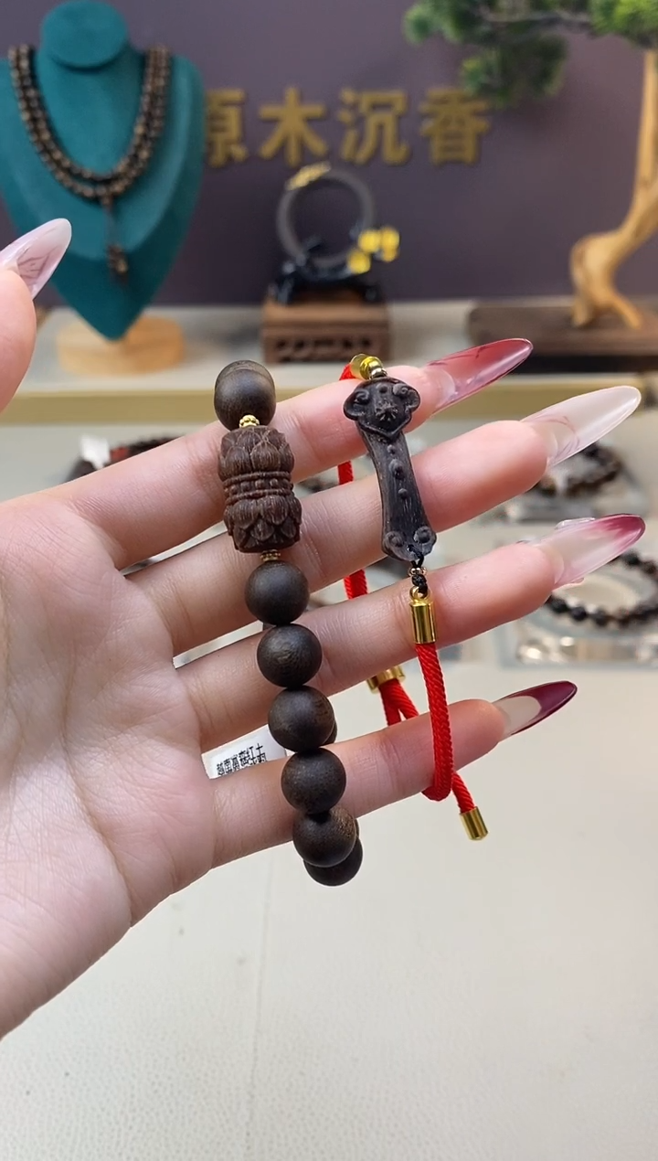 【闪购商品】沉香手串J富森红土1.0双头莲+沉香木雕如意