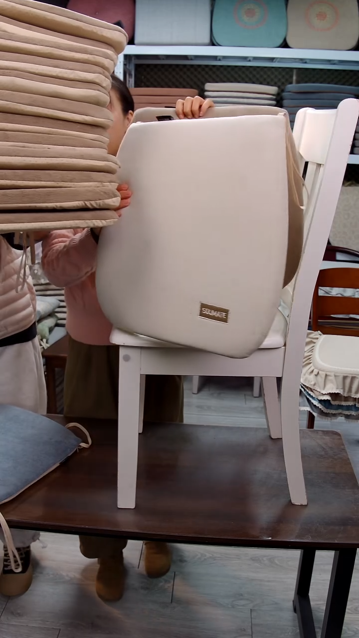 布平绒刺绣：米色6个