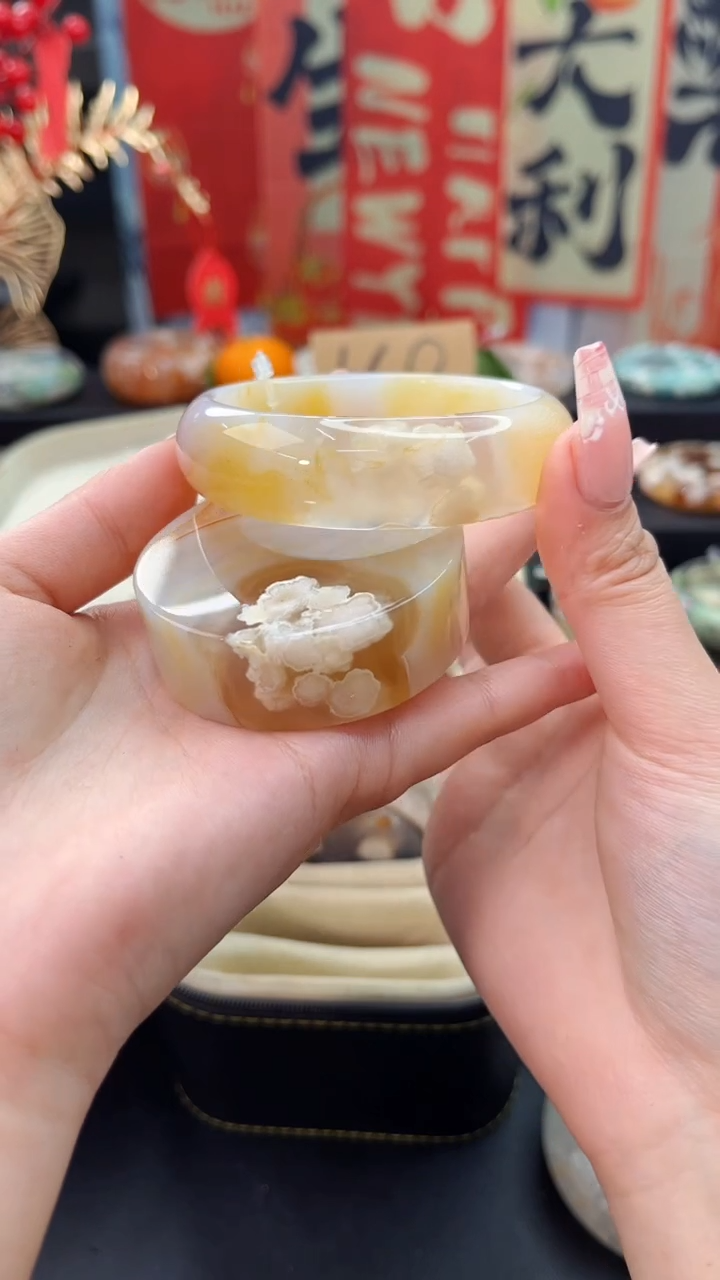 【闪购商品】石英质玉手镯未镶嵌赠送镯心（57圈口）