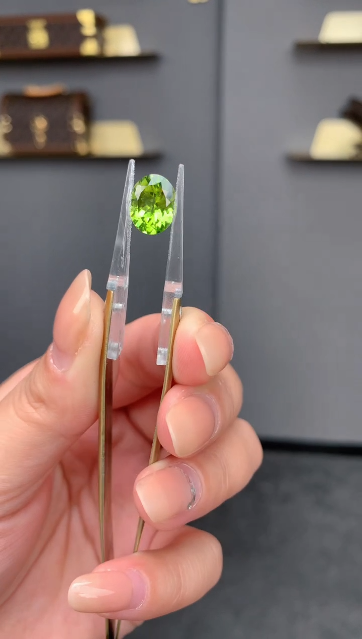 【闪购商品】橄榄石裸石未镶嵌3.2ct橄榄石