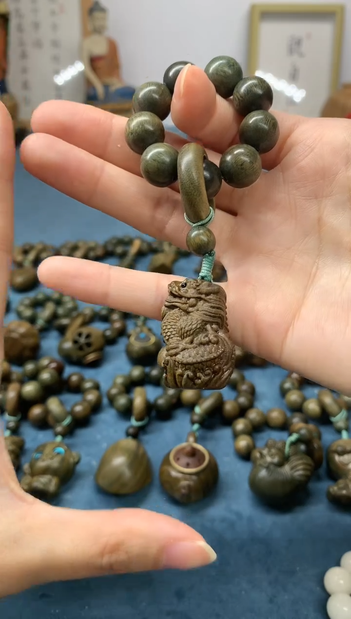 【闪购商品】维腊木（绿檀）把件生肖龙 盘玩件