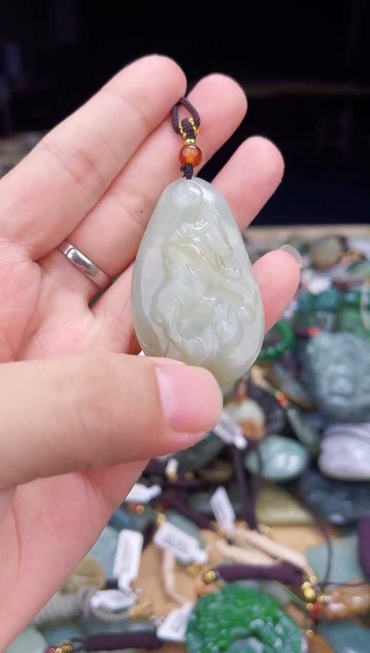 颈饰未镶嵌和田玉1