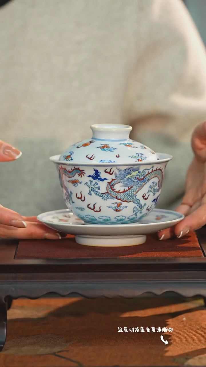 【闪购商品】馆藏级斗彩女将军—涂杏花大师