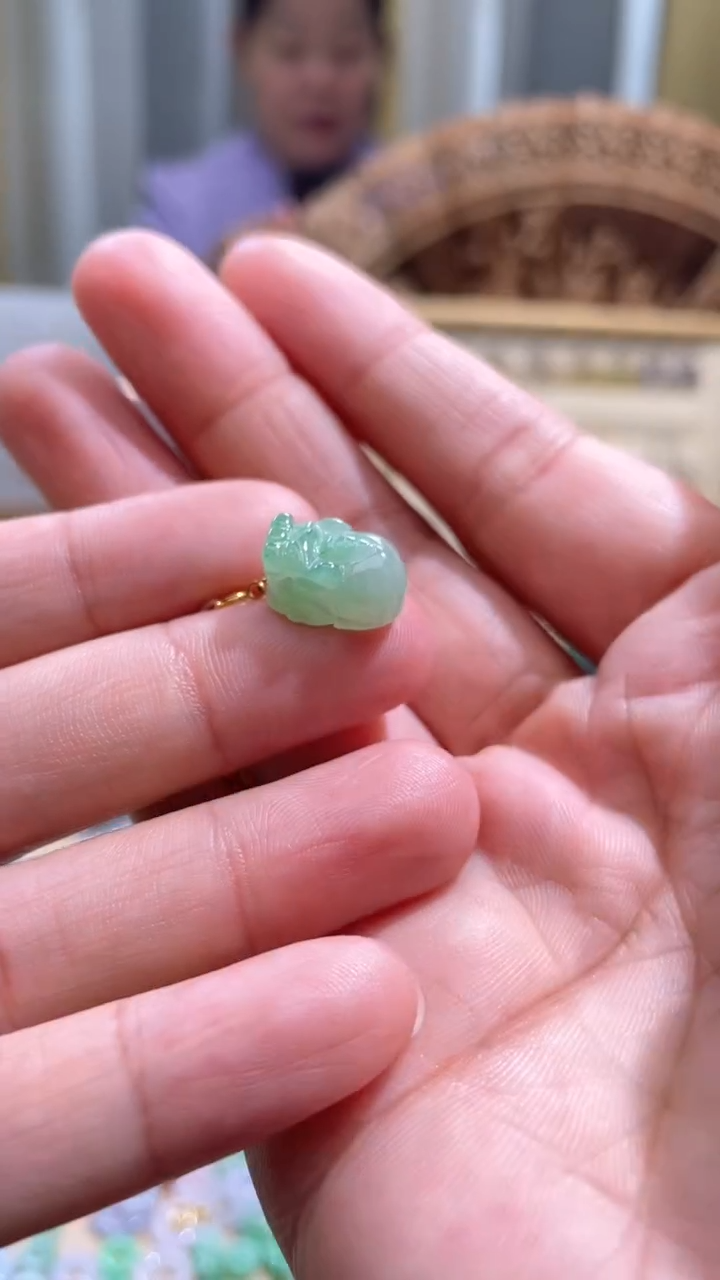 【闪购商品】翡翠颈饰18K金镶嵌貔貅