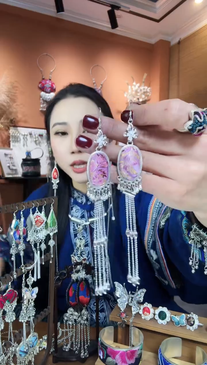 【闪购商品】刺绣纯手工民族风耳环