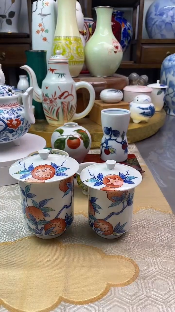 【闪购商品】盘色锅岛虎仙盖杯一对