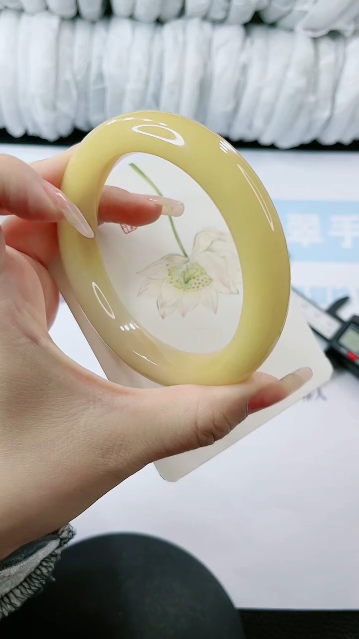 【闪购商品】石英质玉手镯未镶嵌多样性发货V700-65