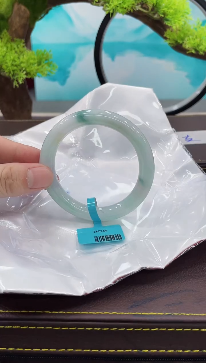 【闪购商品】翡翠手镯未镶嵌手镯
