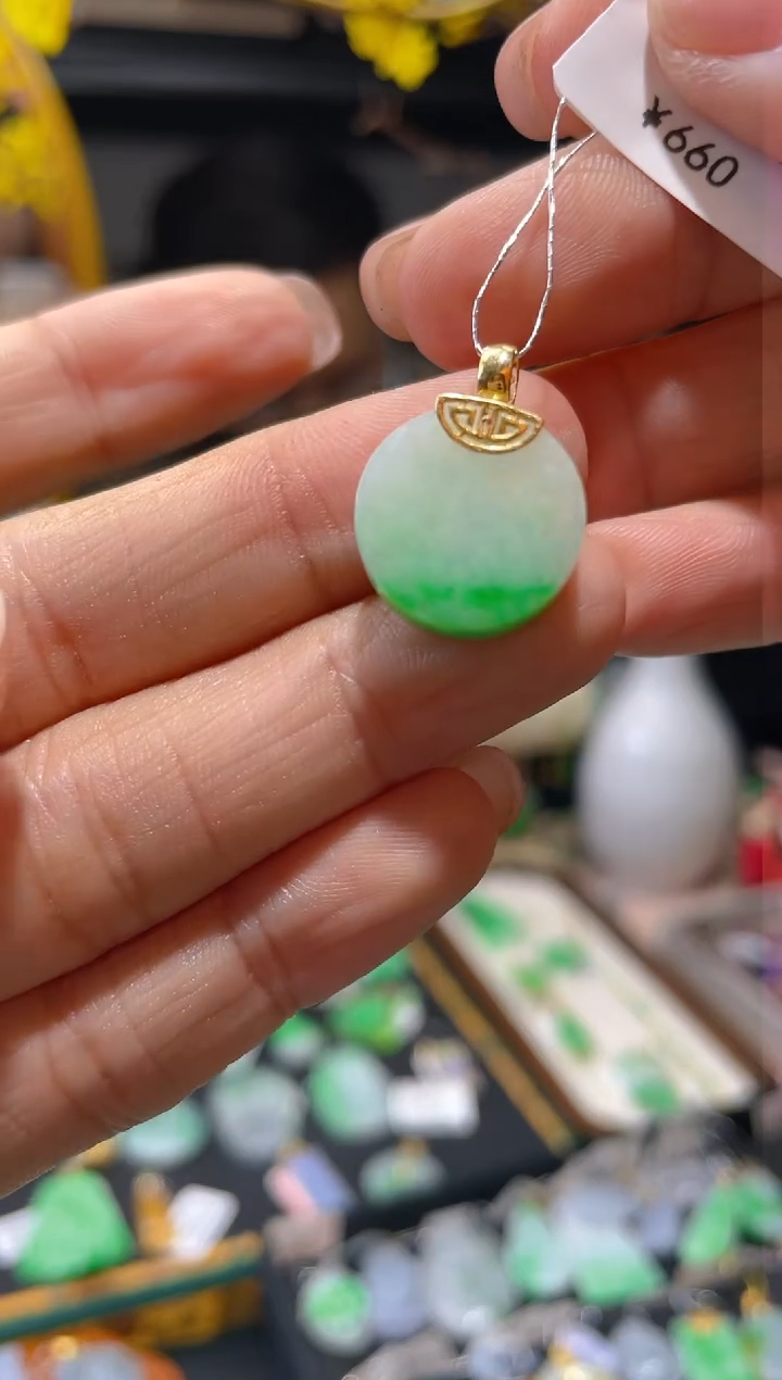 【闪购商品】翡翠颈饰18K金镶嵌假一赔三