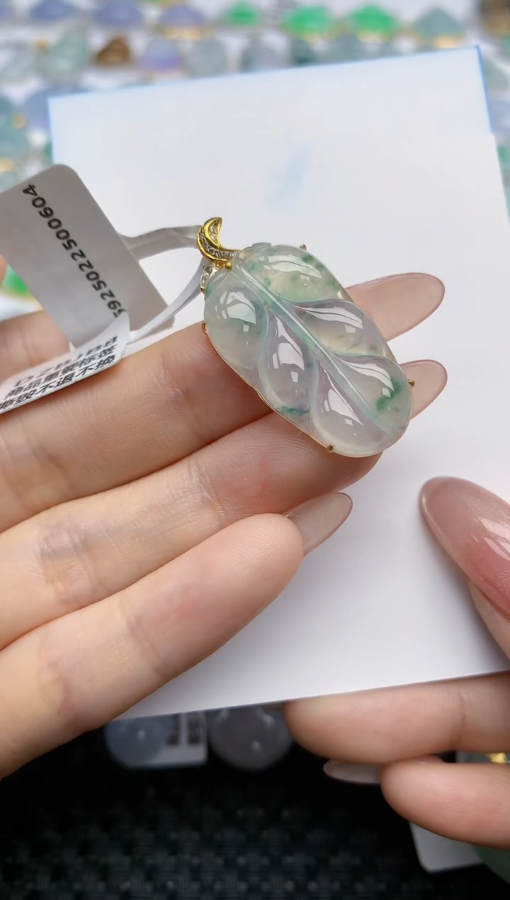【闪购商品】翡翠挂件18K金镶嵌天然翡翠A货