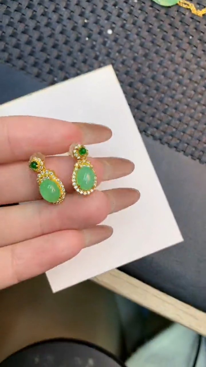 颈饰未镶嵌翡翠1