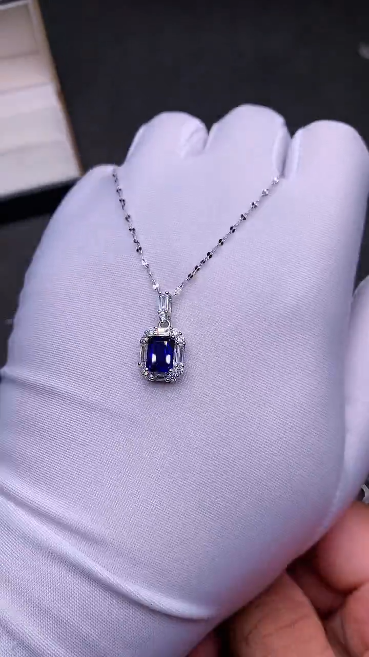 【闪购商品】蓝宝石颈饰银S925镶嵌........