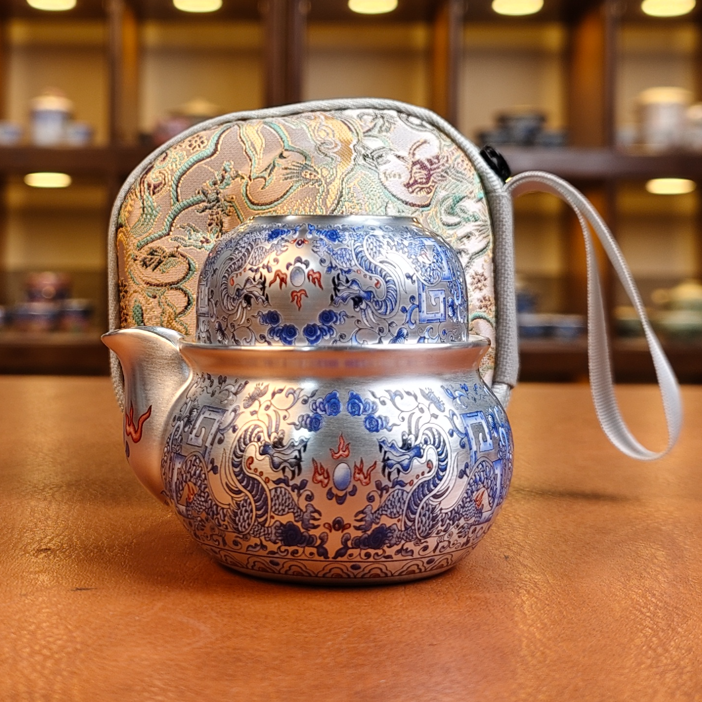 皇杰造物鎏银饕餮龙手抓宝瓶泡茶器1290
