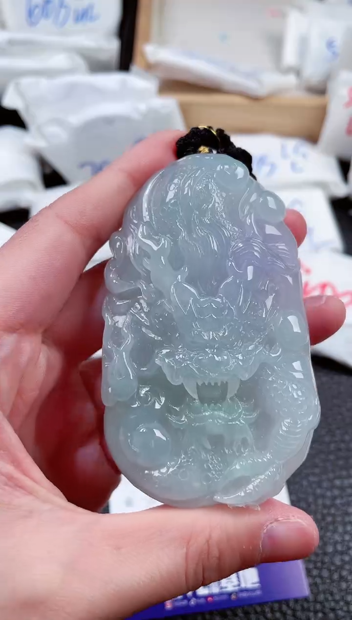 【闪购商品】翡翠颈饰未镶嵌00019810