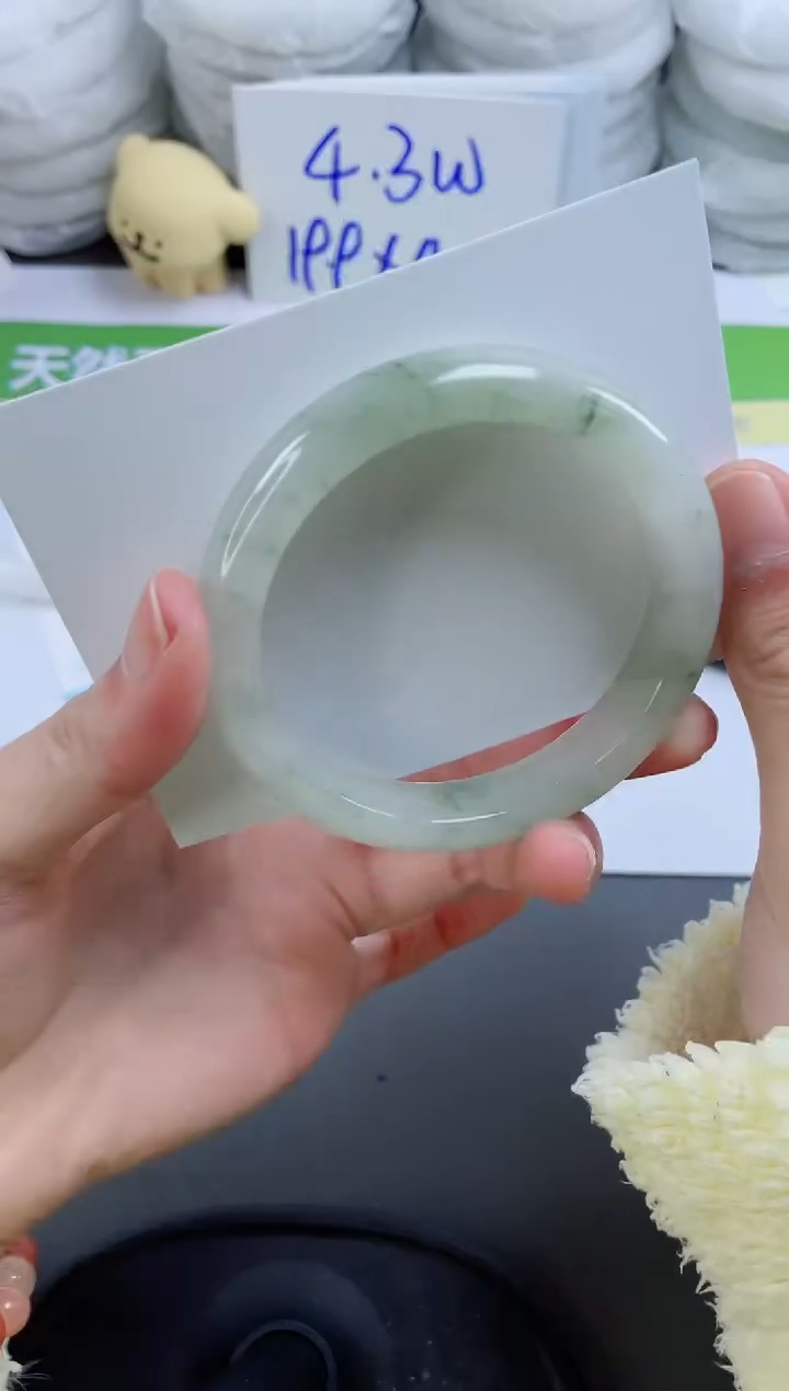 【闪购商品】石英质玉手镯未镶嵌182-56.3