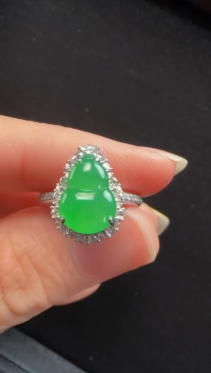 【闪购商品】翡翠戒指18K金镶嵌85葫芦