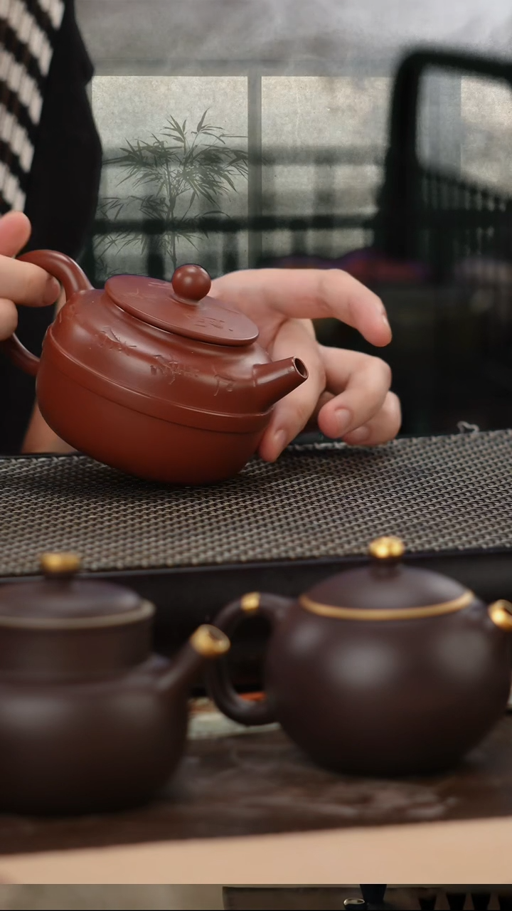 茶壶紫砂朱泥精工刻绘福鼓160cc