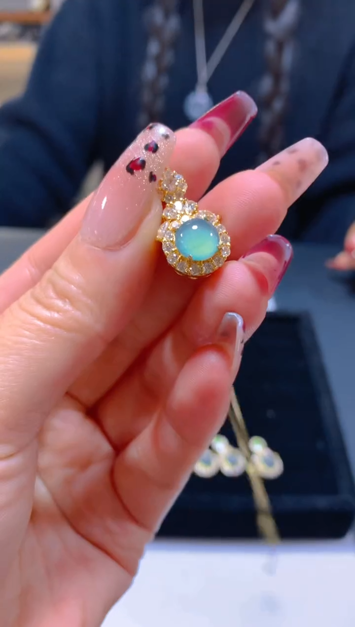 颈饰未镶嵌翡翠多样性发一