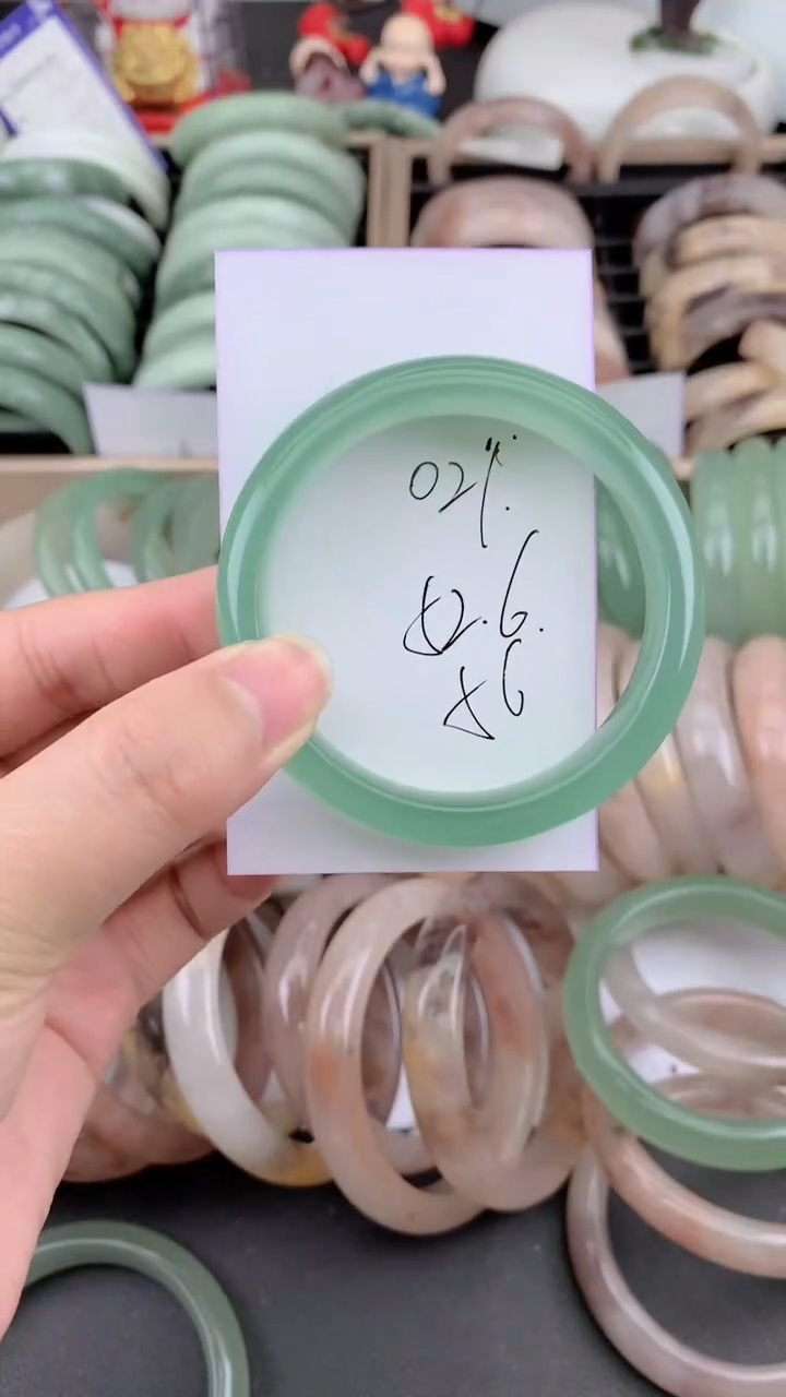 未镶嵌手镯石英质玉021