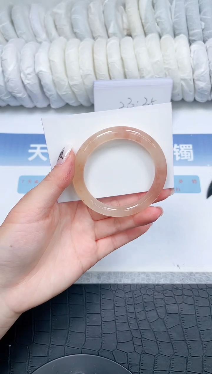 【闪购商品】石英质玉手镯未镶嵌360-53.6