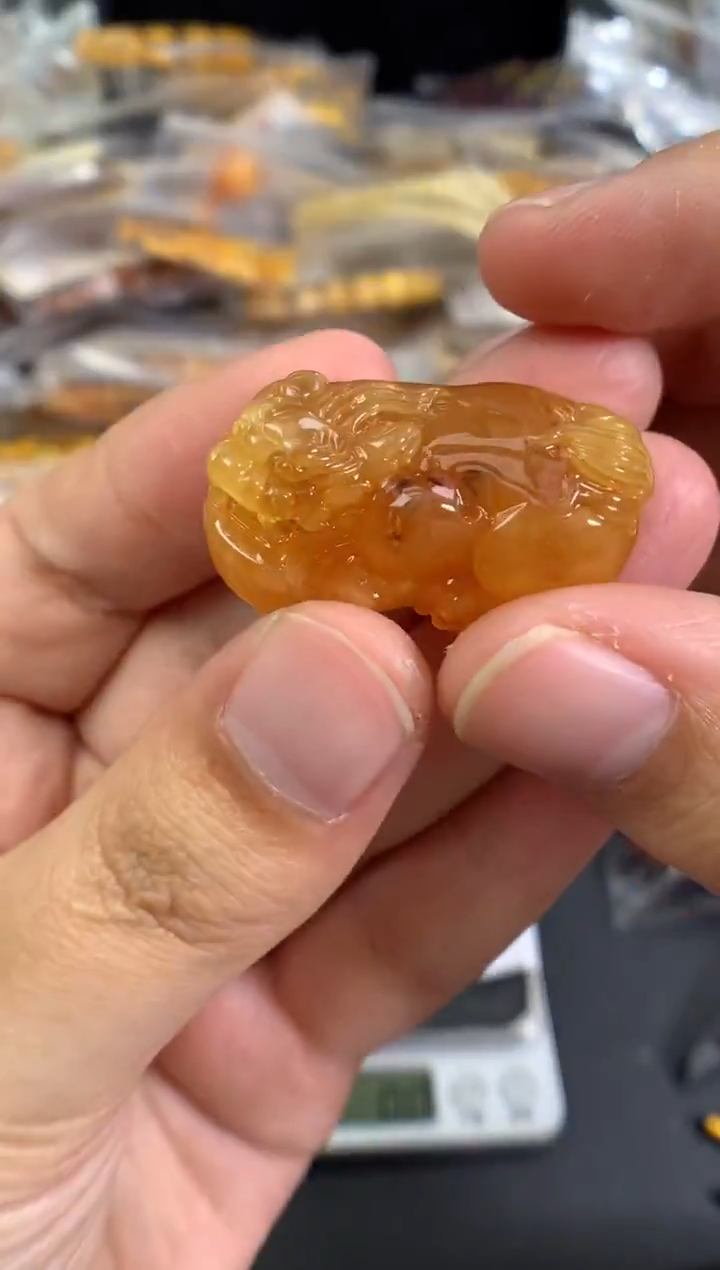 蜜蜡未镶嵌珠宝奇石1